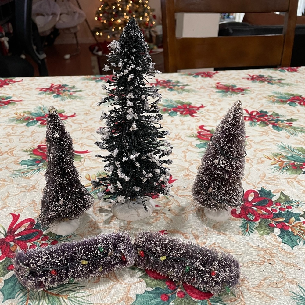 Vintage Christmas garland & accessories